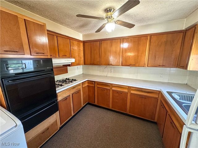 415 S Sycamore Street, Ravenna, OH 44266