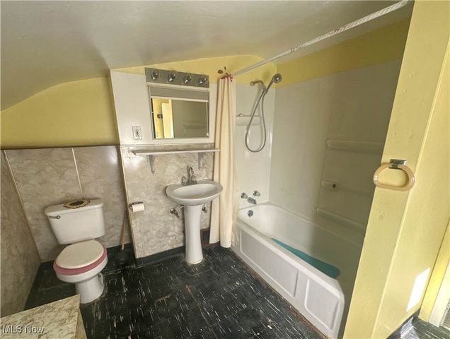 415 S Sycamore Street, Ravenna, OH 44266