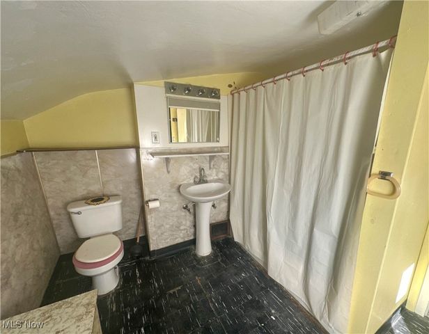 415 S Sycamore Street, Ravenna, OH 44266