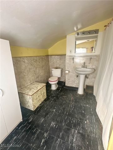 415 S Sycamore Street, Ravenna, OH 44266