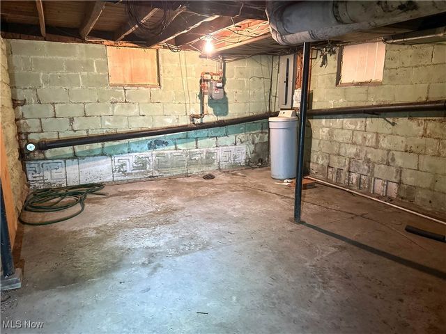 415 S Sycamore Street, Ravenna, OH 44266