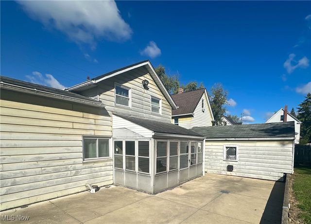 415 S Sycamore Street, Ravenna, OH 44266