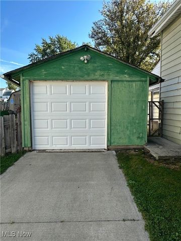 415 S Sycamore Street, Ravenna, OH 44266