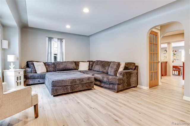 3444 Riverside Drive, Port Huron, MI 48060