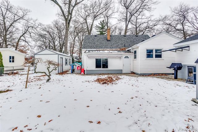 3444 Riverside Drive, Port Huron, MI 48060