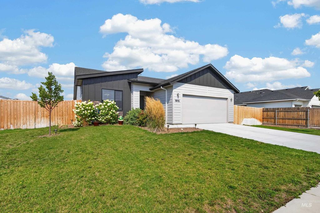 1915 SW Cooper Ave, Mountain Home, ID 83647 photo 4