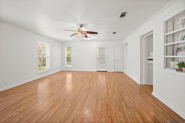 1335 Highland Park Dr, Baton Rouge, LA 70808