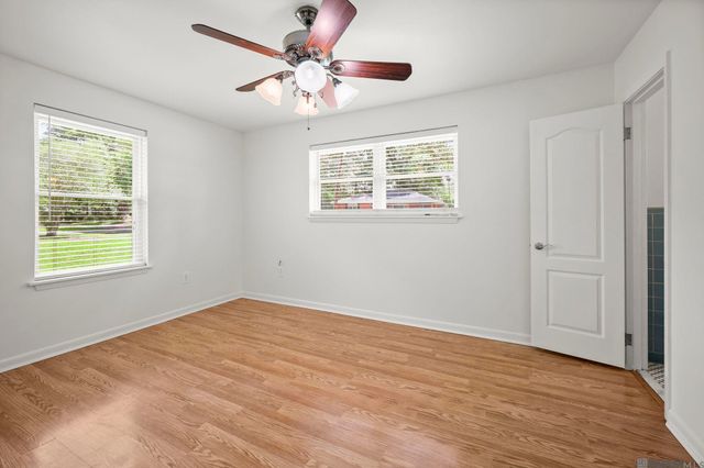 1335 Highland Park Dr, Baton Rouge, LA 70808