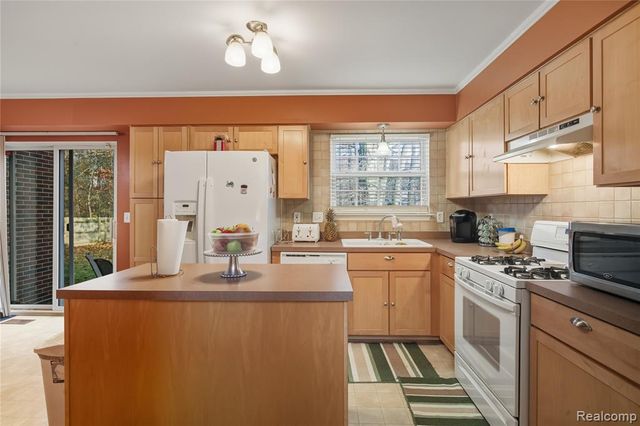 15459 Brookside Drive, Van Buren, MI 48111