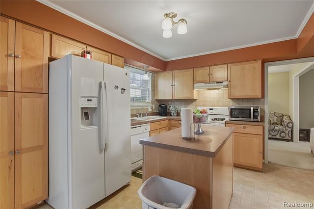 15459 Brookside Drive, Van Buren, MI 48111