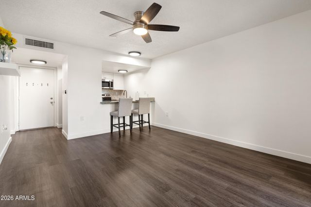 3033 E DEVONSHIRE Avenue 1018, Phoenix, AZ 85016