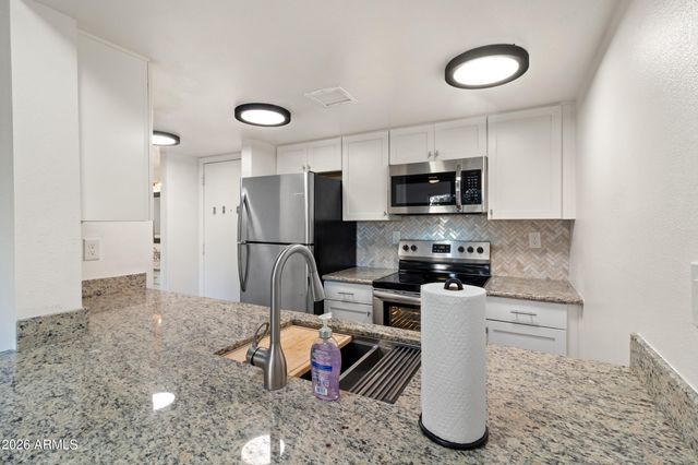 3033 E DEVONSHIRE Avenue 1018, Phoenix, AZ 85016