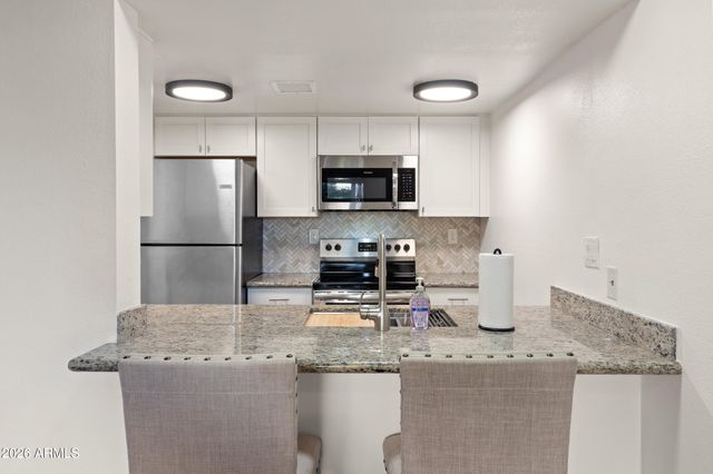 3033 E DEVONSHIRE Avenue 1018, Phoenix, AZ 85016