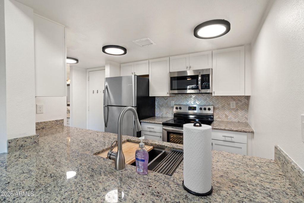 3033 E DEVONSHIRE Avenue 1018, Phoenix, AZ 85016 — photo 4