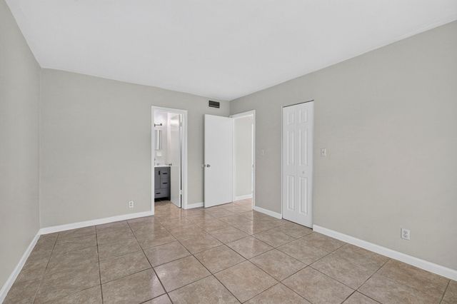 151 SE 6th Avenue 16, Pompano Beach, FL 33060