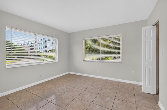 151 SE 6th Avenue 16, Pompano Beach, FL 33060