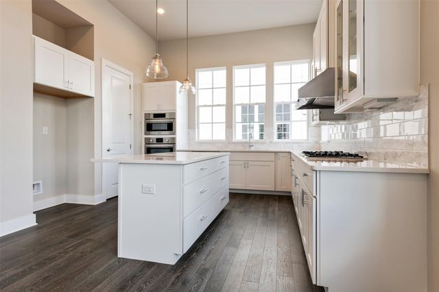 1308 Tinnin Ford RD 1, Austin, TX 78741