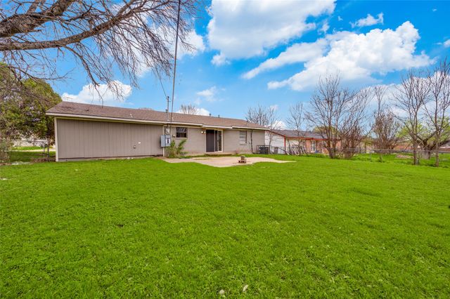 834 Jadewood Drive, Dallas, TX 75232