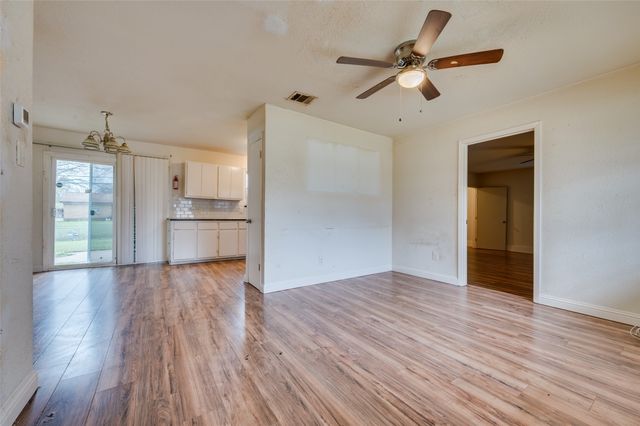 834 Jadewood Drive, Dallas, TX 75232