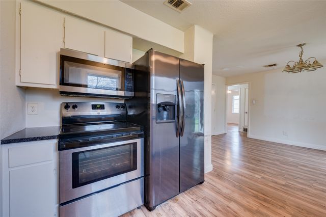 834 Jadewood Drive, Dallas, TX 75232