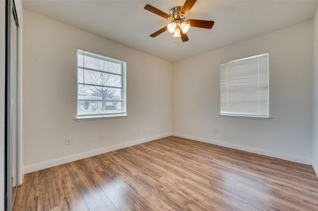 834 Jadewood Drive, Dallas, TX 75232