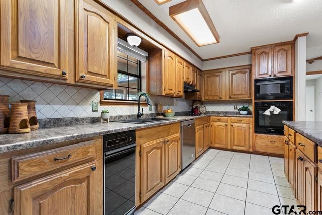 522 Woodside Drive, Hideaway, TX 75771