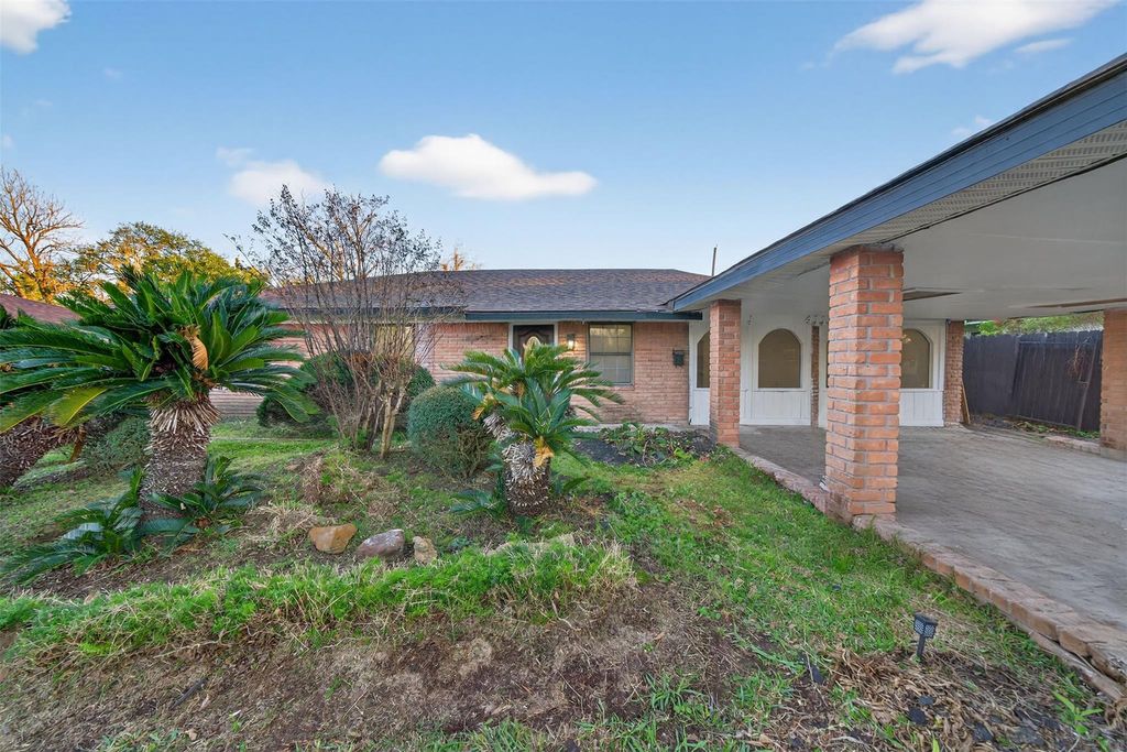 4119 Ebbtide Drive, Houston, TX 77045