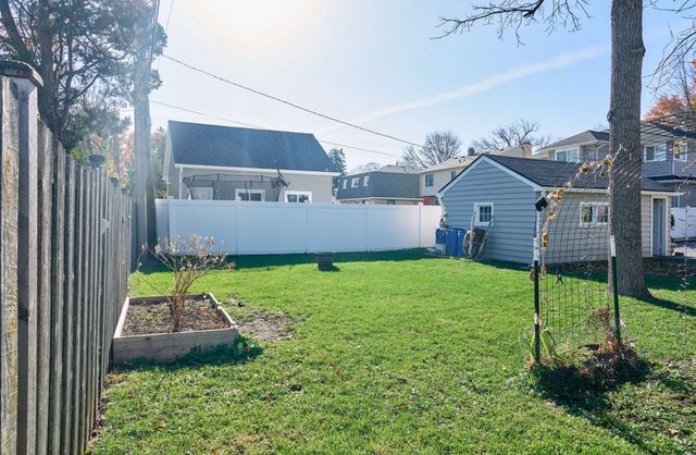 511 S Stewart Avenue, Lombard, IL 60148