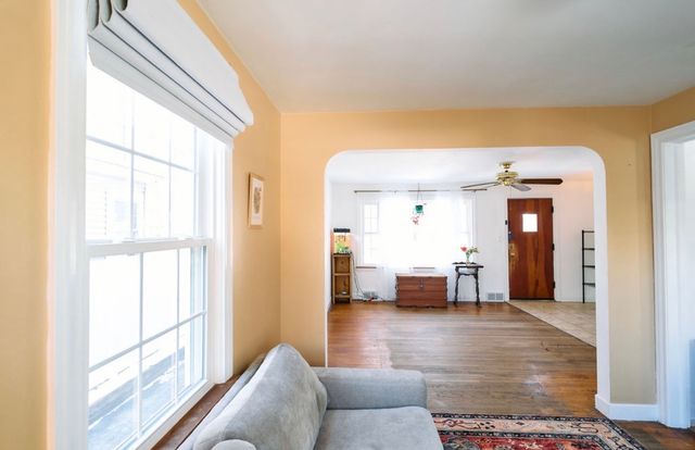 511 S Stewart Avenue, Lombard, IL 60148