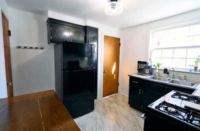 511 S Stewart Avenue, Lombard, IL 60148