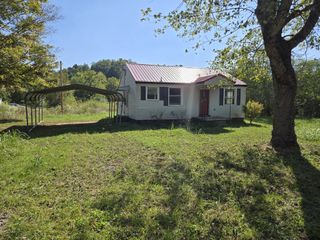 100 Browning St, Waverly, TN 37185