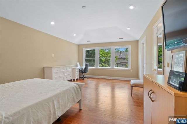 28 Demarest Road, Paramus, NJ 07652