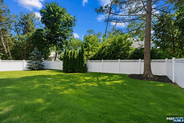 28 Demarest Road, Paramus, NJ 07652