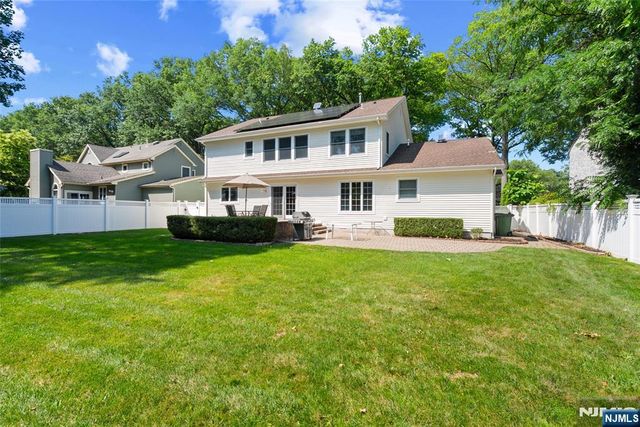 28 Demarest Road, Paramus, NJ 07652