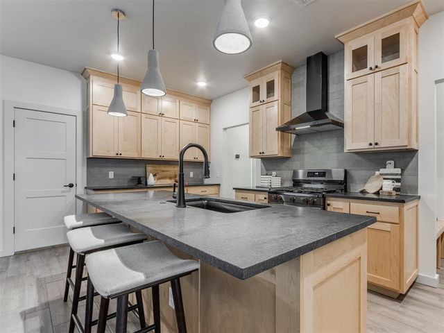 9240 NW 144th Place, Yukon, OK 73099