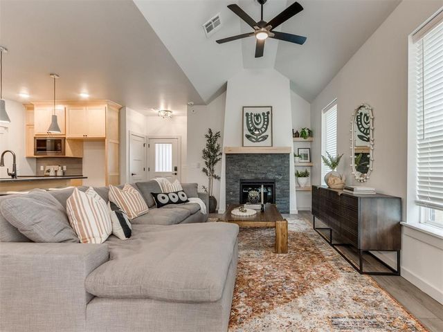 9240 NW 144th Place, Yukon, OK 73099