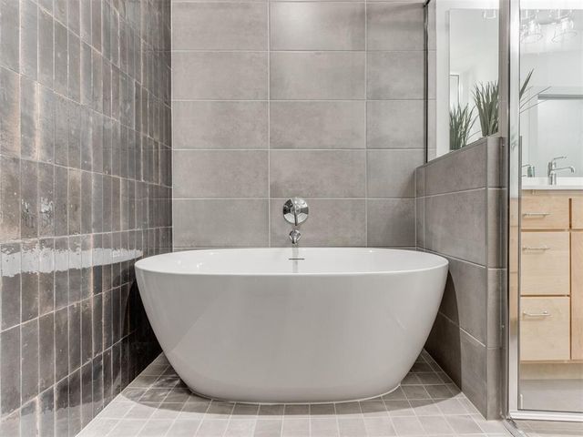 9240 NW 144th Place, Yukon, OK 73099