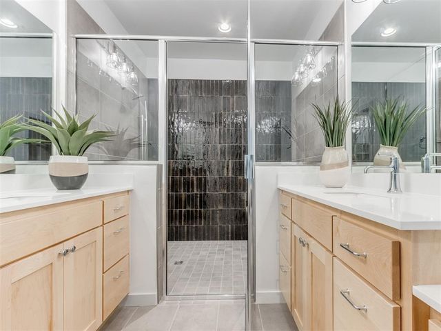 9240 NW 144th Place, Yukon, OK 73099