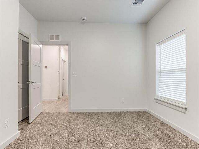 9240 NW 144th Place, Yukon, OK 73099