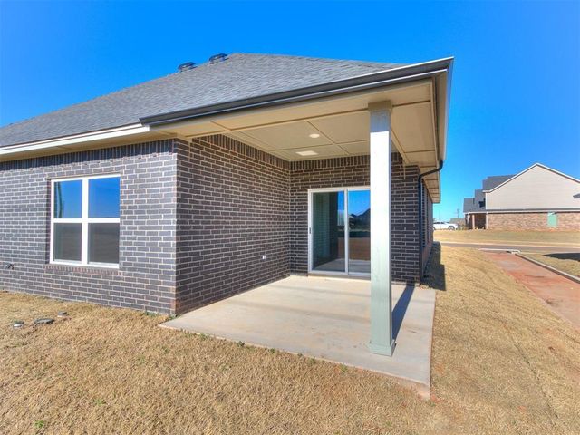 9240 NW 144th Place, Yukon, OK 73099