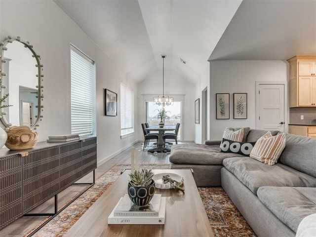 9240 NW 144th Place, Yukon, OK 73099