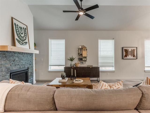 9240 NW 144th Place, Yukon, OK 73099