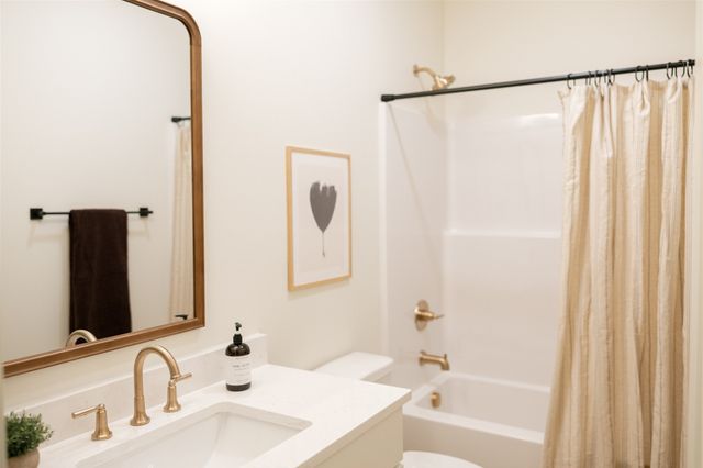 281 S Marigold Avenue, West Des Moines, IA 50266