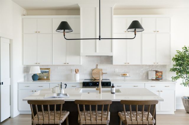 281 S Marigold Avenue, West Des Moines, IA 50266