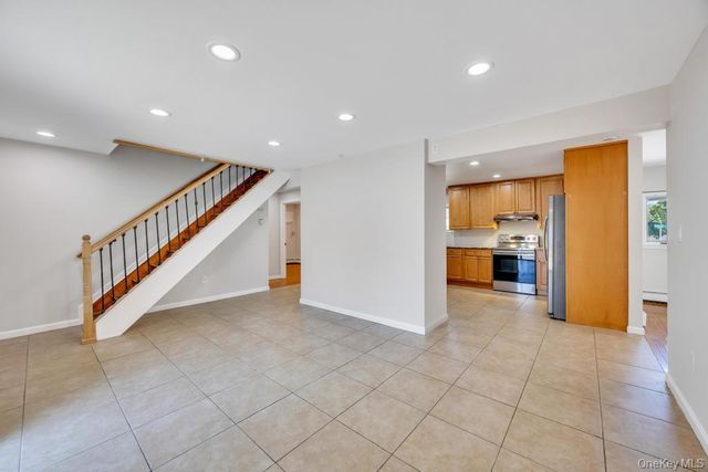 153 Sunrise Lane, Levittown, NY 11756
