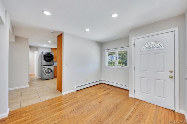153 Sunrise Lane, Levittown, NY 11756