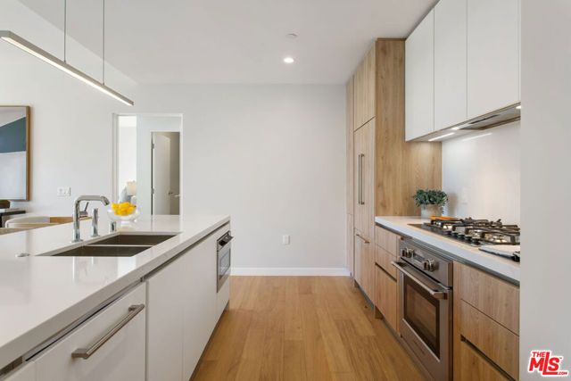 11600 Dunstan Way 312, Los Angeles, CA 90049