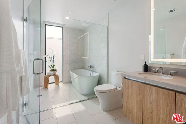 11600 Dunstan Way 312, Los Angeles, CA 90049