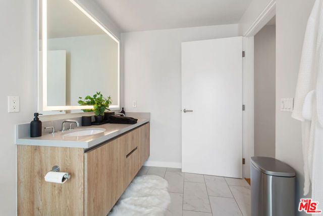 11600 Dunstan Way 312, Los Angeles, CA 90049