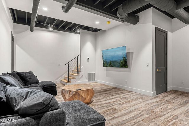 4406 Long Rifle Rd, Sevierville, TN 37862